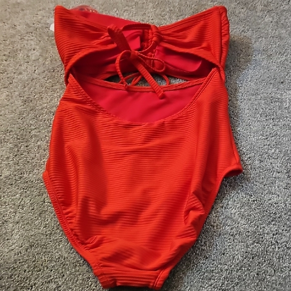 H5🔹️Women's Red One Piece Swimsuit - Picture 4 of 5